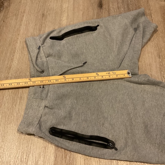 Blu Rock - Drawstring Elastic Waist Sweat Shorts - Gray with Black Trim - Sz Med - Picture 7 of 8